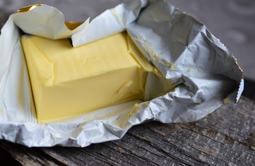 Bơ lạt là một nguyên liệu “quen mặt” không chỉ khi làm bánh mà còn rất được ưa chuộng đối với những món Âu